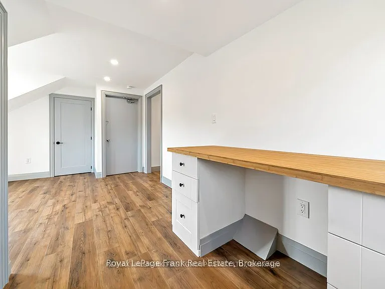 622 Simcoe St N #3 — Photo 9