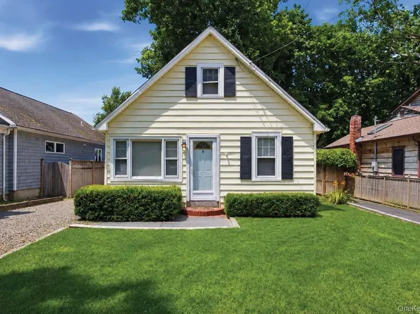 124 Johnson Street, Centerport, NY 11721
