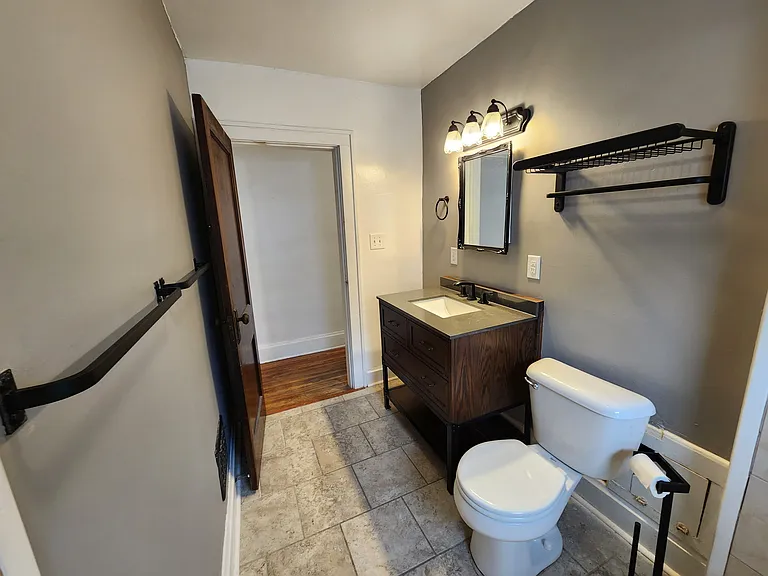 2842 Indianola Ave — Photo 2