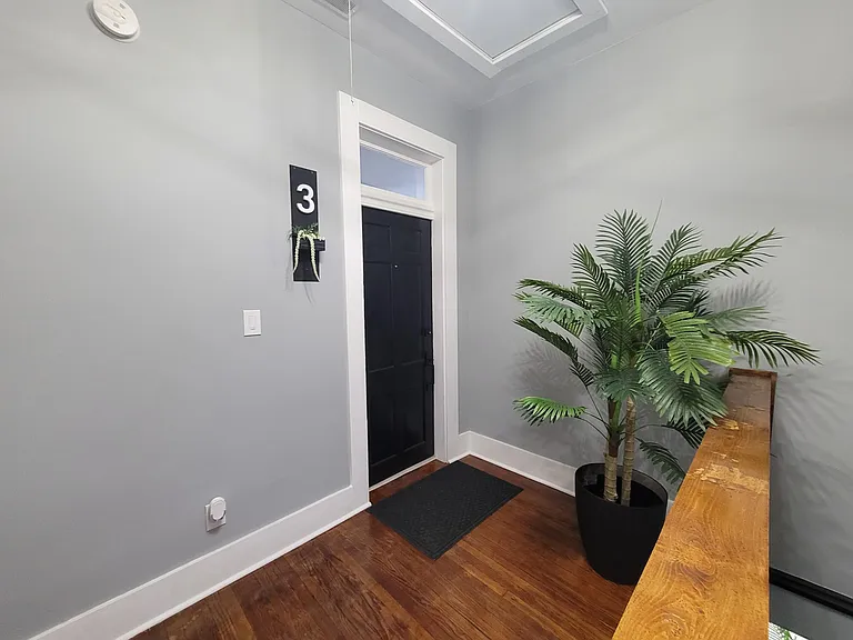 2818 N Capitol Ave #3 — Photo 7