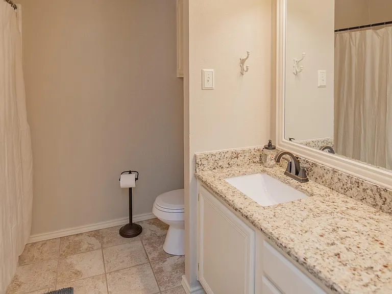 hall full bath