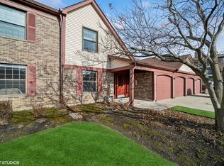 811 Weidner Ct S, Buffalo Grove, IL 60089