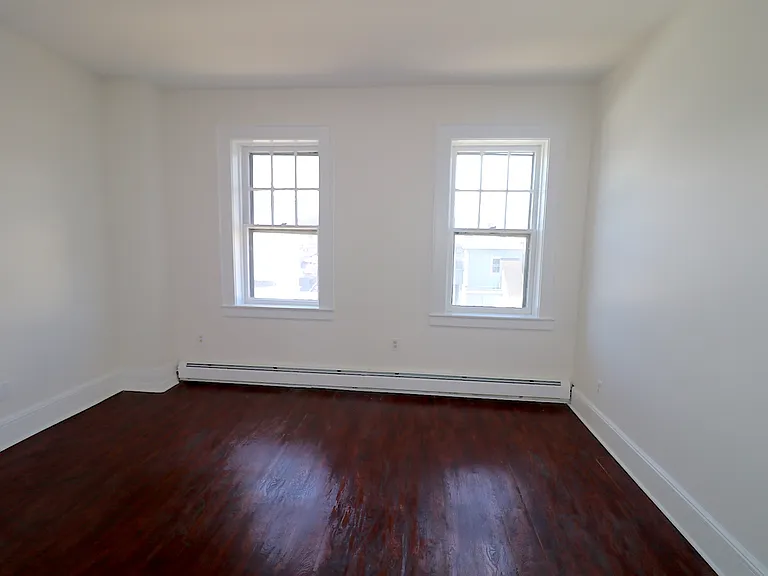 160-164 New York Ave #2 — Photo 13