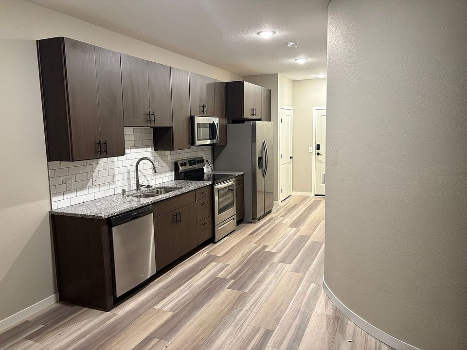 1st image of 15315 Maple Island Rd #105