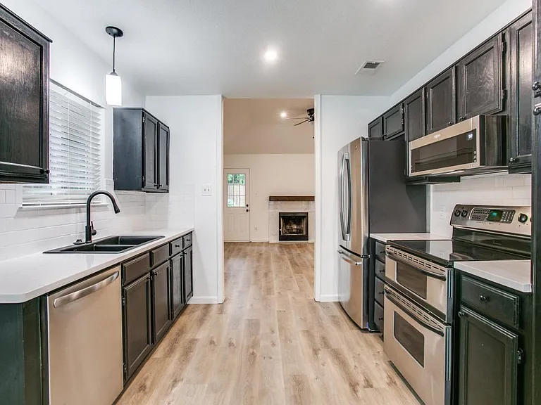 333 Banyan Dr — Photo 10