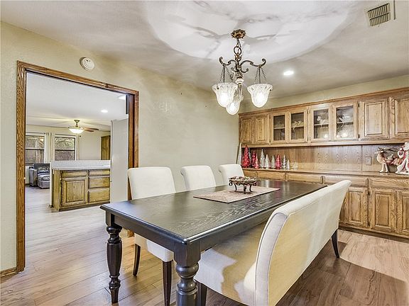 5th image of 3700 Kellywood Dr
