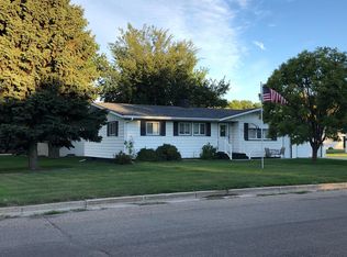 1420 8th Ave SW, Jamestown, ND 58401