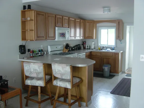 3870 S Shore Dr, Lapeer, MI 48446