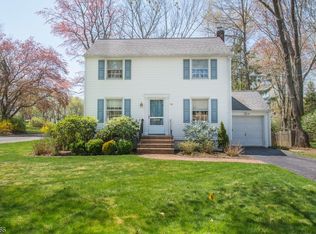 50 Ridgeview Ave, New Providence, NJ 07974