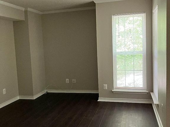 4th image of 1504 Lincoln Way APT 231