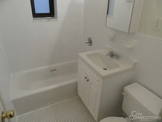 Rented by City Connections Realty | media 7