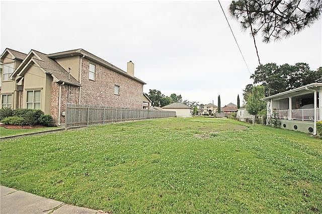 2nd image of 1317 Aztec Ave