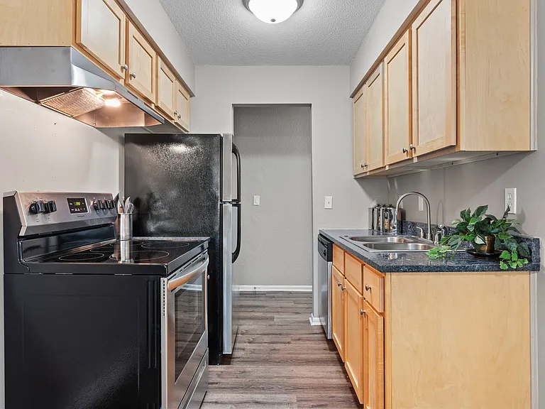 Granite Ridge Apartments — Photo 7
