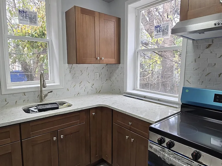 1411 W Loudon St — Photo 34