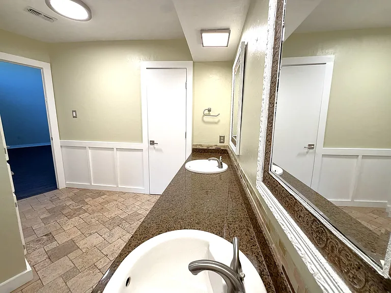 1725 Ashland Ave — Photo 29