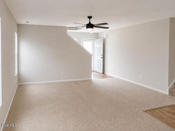 4th image of 900 Haystack Ln