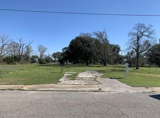 228 3rd St, Biloxi, MS 39530