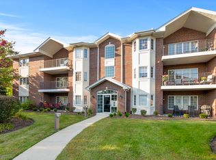 13097 Laurel Glen Ct APT 202, Palos Heights, IL 60463