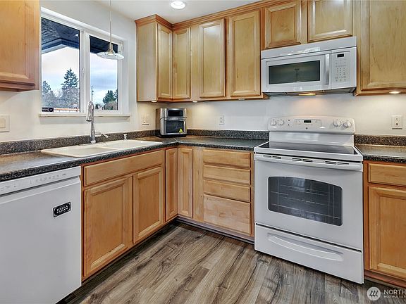 5th image of 8717 Dresden Lane SW