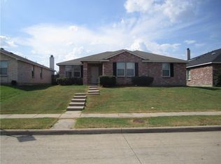 1405 Swift Fox Dr, Lancaster, TX 75134