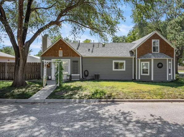 320 N Ohio St, Mount Hope, KS 67108