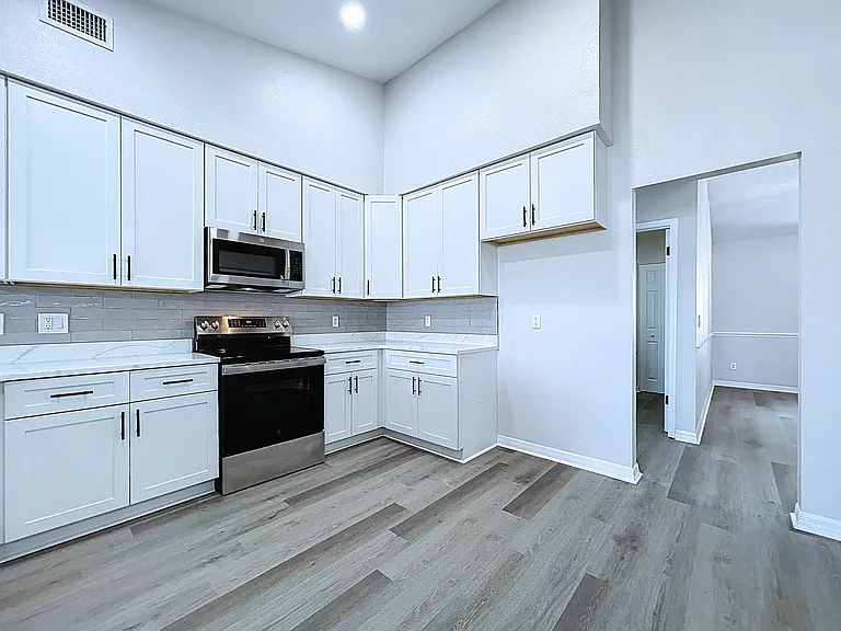2881 Hammock Dr — Photo 13