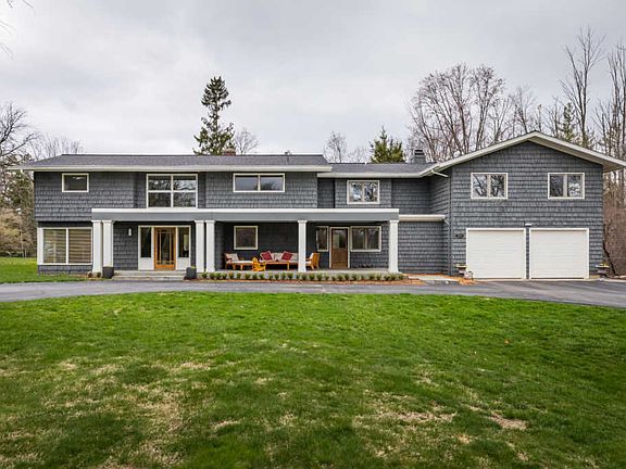 2nd image of 127 Mercer Dr SE