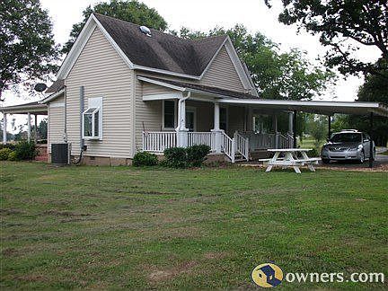 Porch wraps entire back