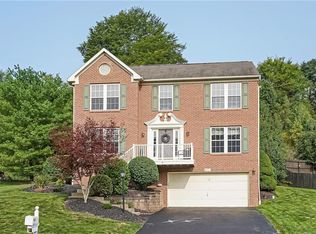 6013 Hawthorn Dr, Coraopolis, PA 15108