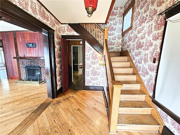4th image of 814 Maple Ave