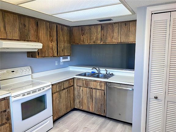 3rd image of 126 Nina Way #3