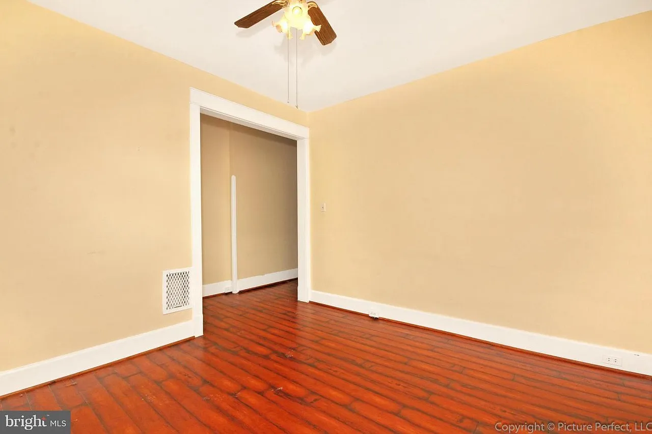 4 bed, 1.5 bath, 1500 sqft, $1,700 — Photo 4