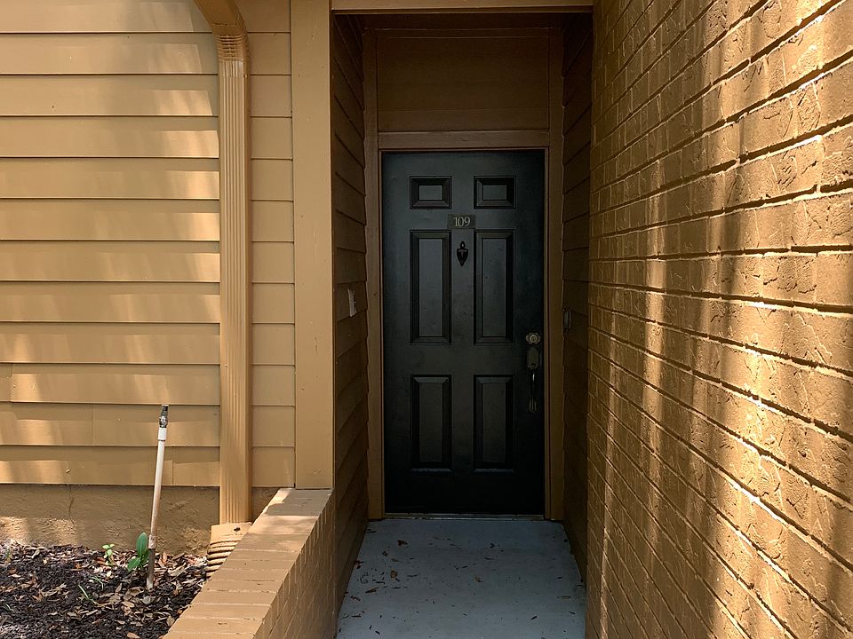 1st image of 421 Summit Ridge Pl APT 109