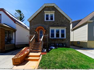 2067 W Vilter Ln, Milwaukee, WI 53204