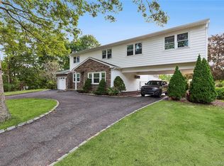 370 Blue Point Rd, Farmingville, NY 11738
