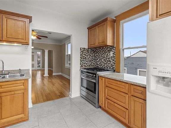 4th image of 3227 Derby Pl