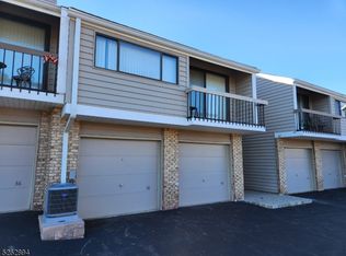 38 North Slope, Clinton, NJ 08809