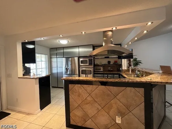 7779 Jewel Ln APT 202, Naples, FL 34109