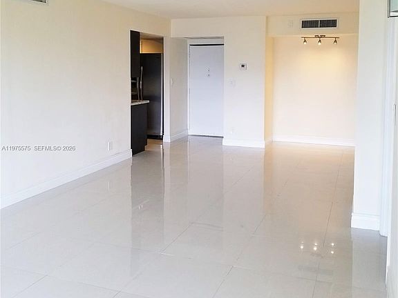4th image of 20500 W Country Club Dr APT 314