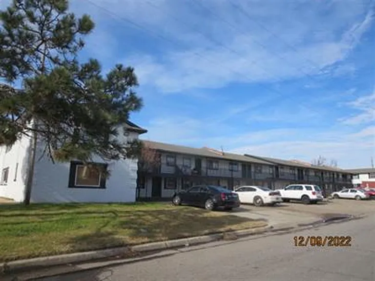Welcome Home to Comfortable Living at 6111 S Klein Ave! — Photo 25