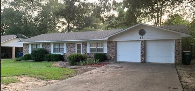 1st image of 121 Shamrock Dr