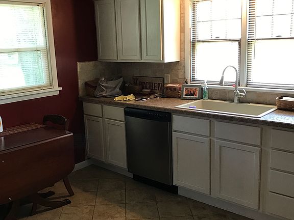 3rd image of 1315 S Park St