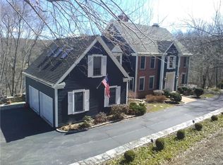 40 Rolling Hills Rd, Ridgefield, CT 06877