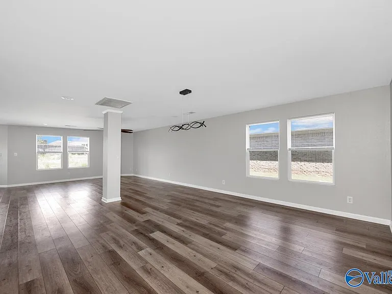 3571 Avalon Lake Dr — Photo 2