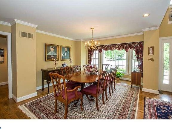 4th image of 14 Bromley Ct