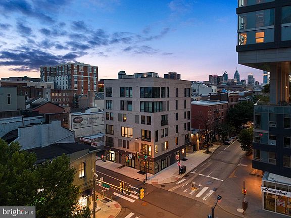 4th image of 160 N 2nd St #301