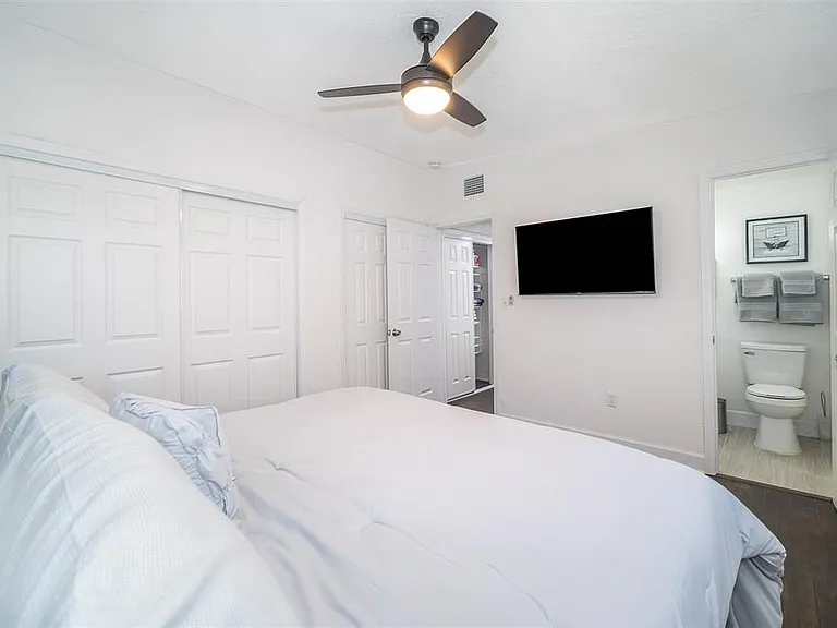 5815 Wolf Rd — Photo 19