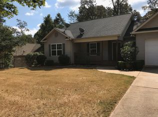 221 Woodcrest Dr, Clarkesville, GA