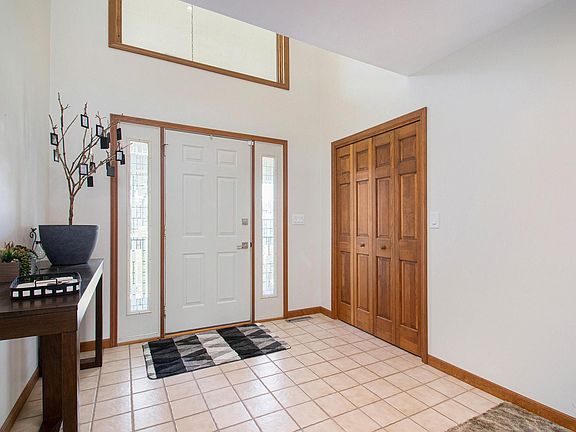 2nd image of 22921 Gardena Pl