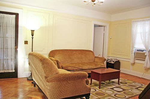 2nd image of 1352 E 59th St